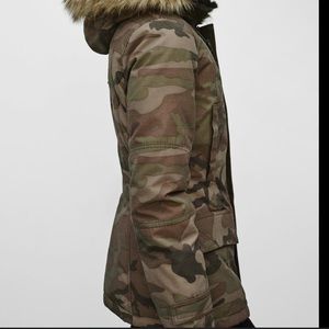 Aritzia Golden TNA Camo puffer